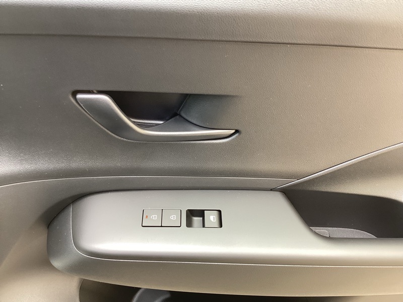 2025 Hyundai Kona SEL Image 25 of 37