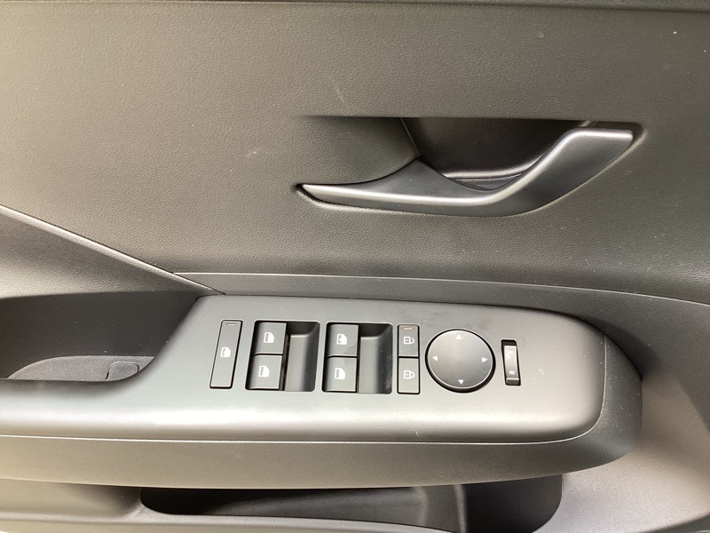 2025 Hyundai Kona SEL Image 26 of 37