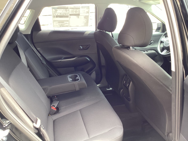 2025 Hyundai Kona SEL Image 10 of 37