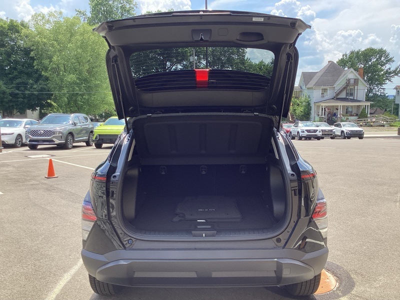 2025 Hyundai Kona SEL Image 9 of 37