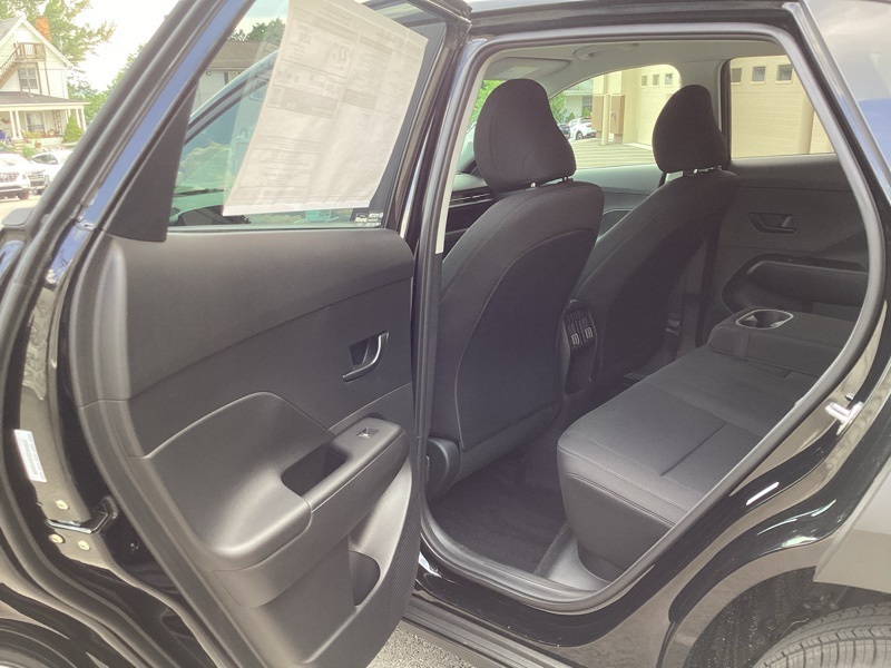 2025 Hyundai Kona SEL Image 15 of 37