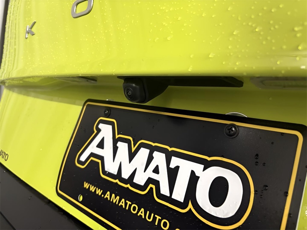 Vehicle image 22 of 28