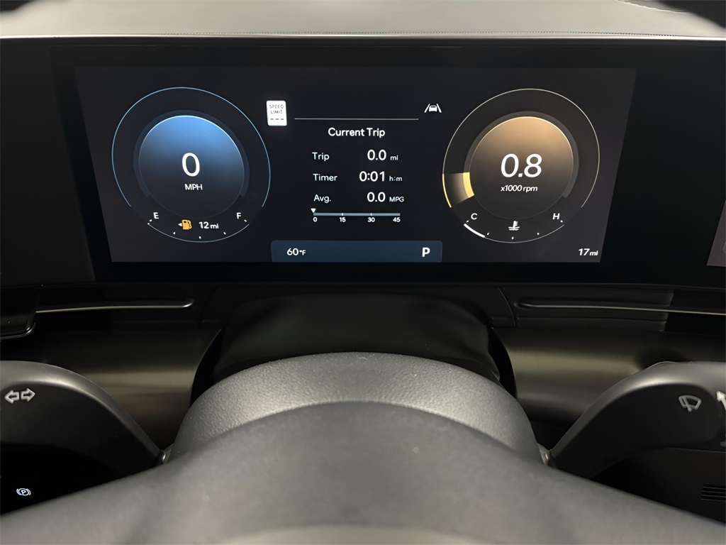 Vehicle image 17 of 28