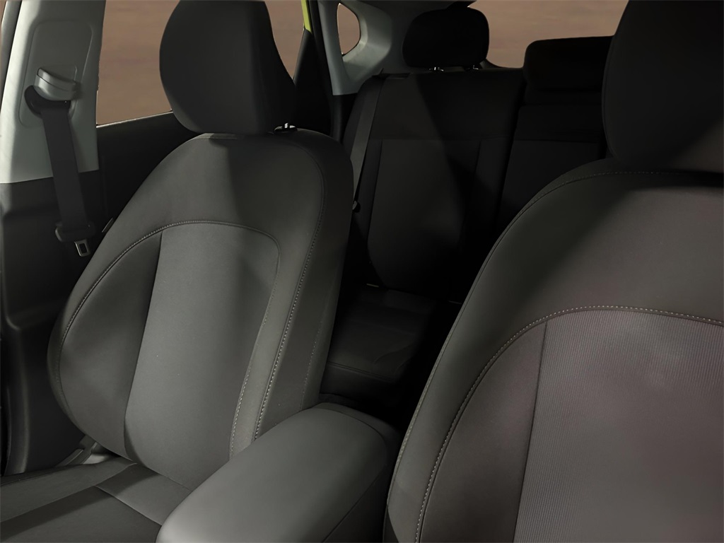 Vehicle image 24 of 28