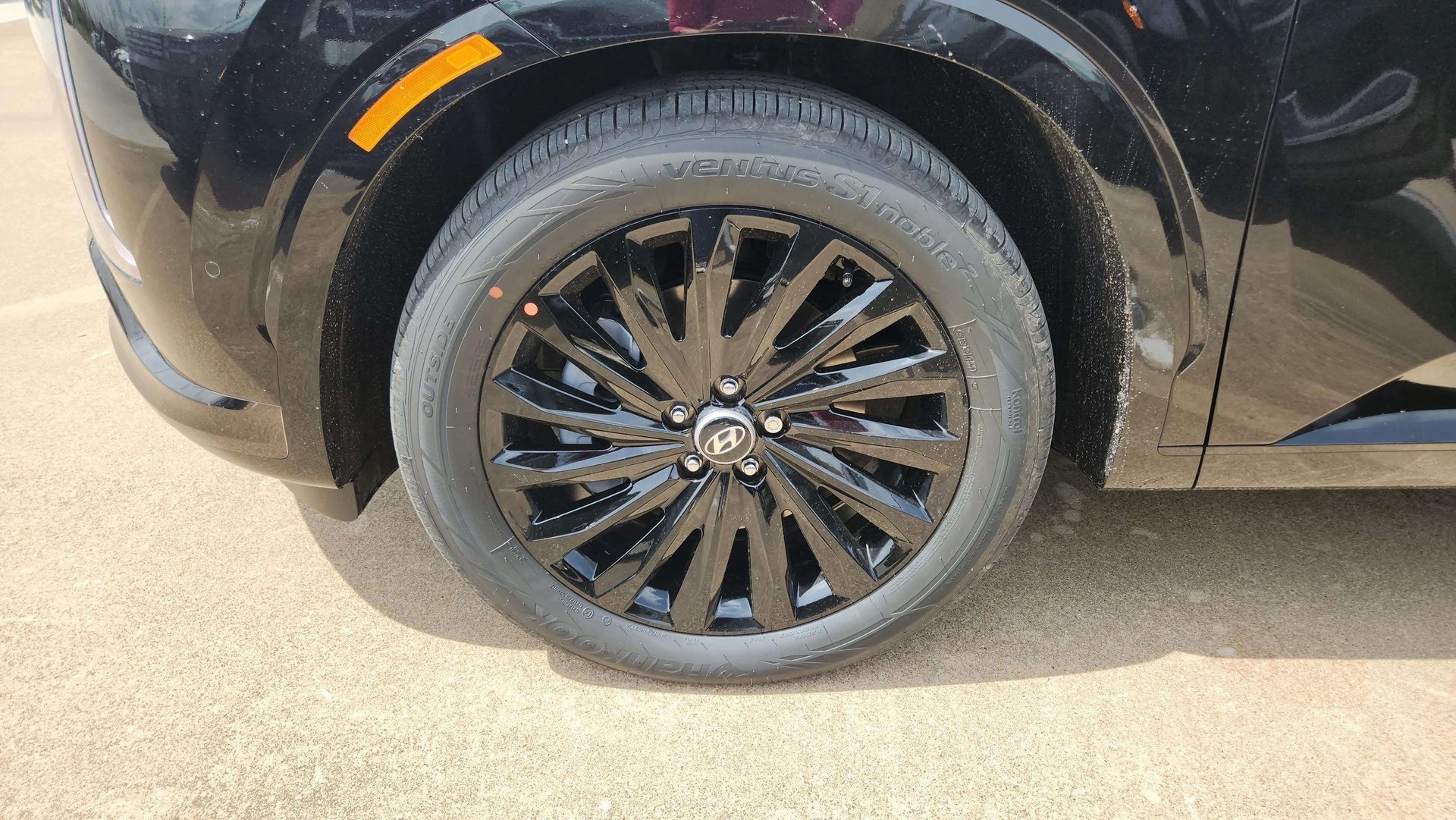 Vehicle image 24 of 36