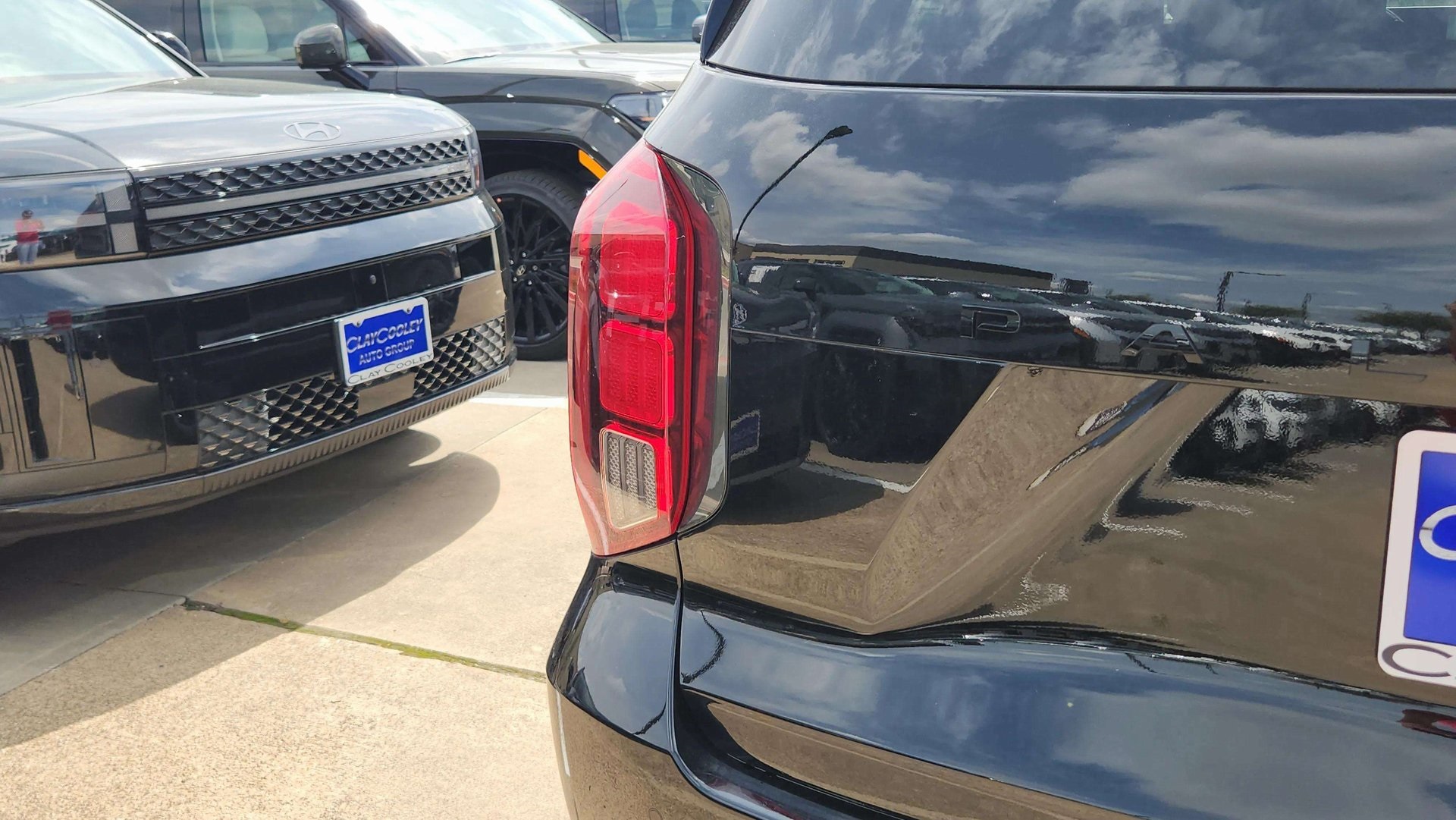 Vehicle image 26 of 36