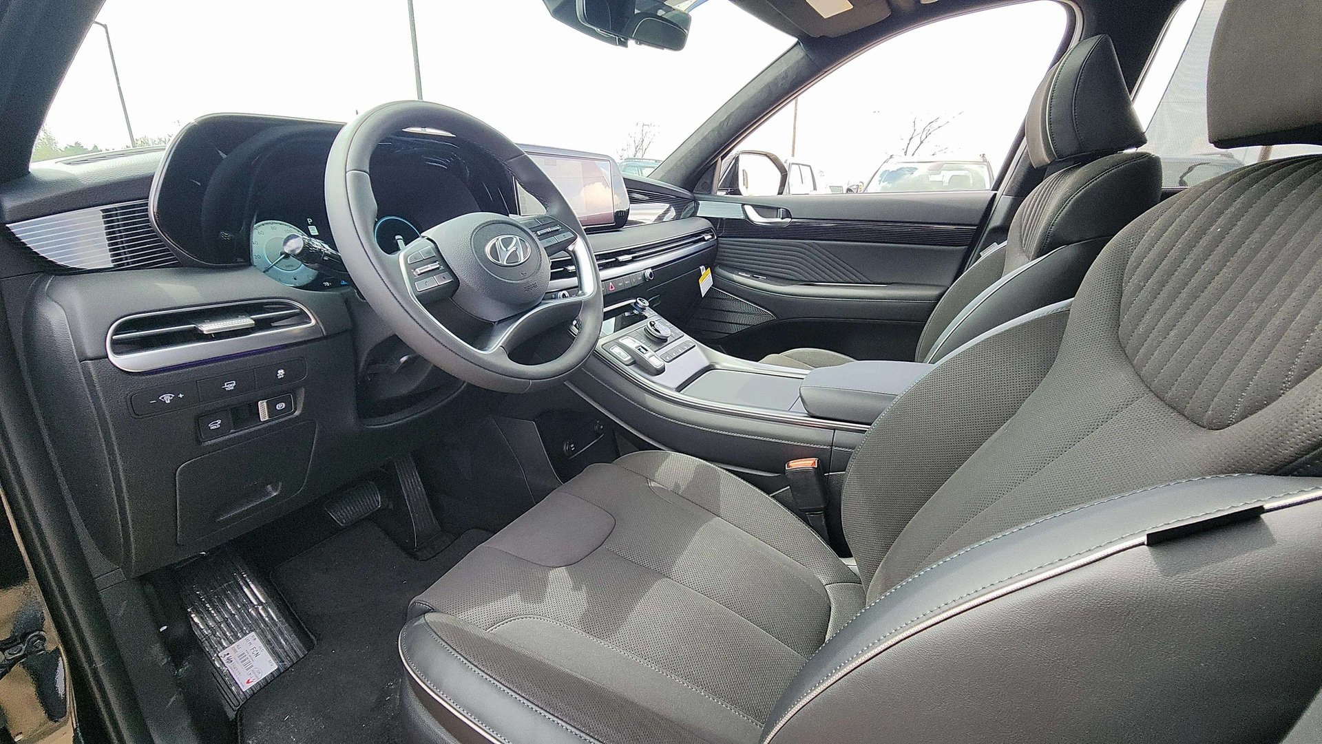 Vehicle image 9 of 36
