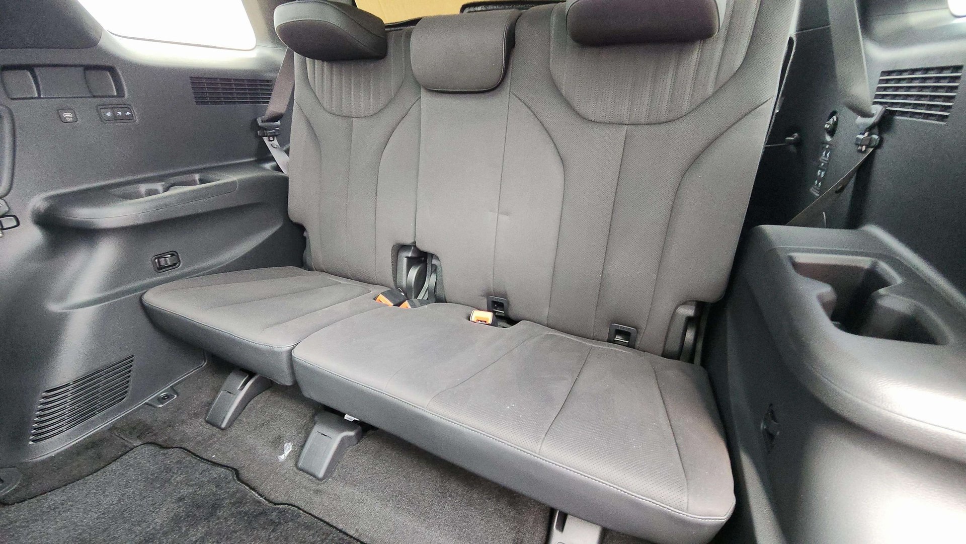 Vehicle image 22 of 36