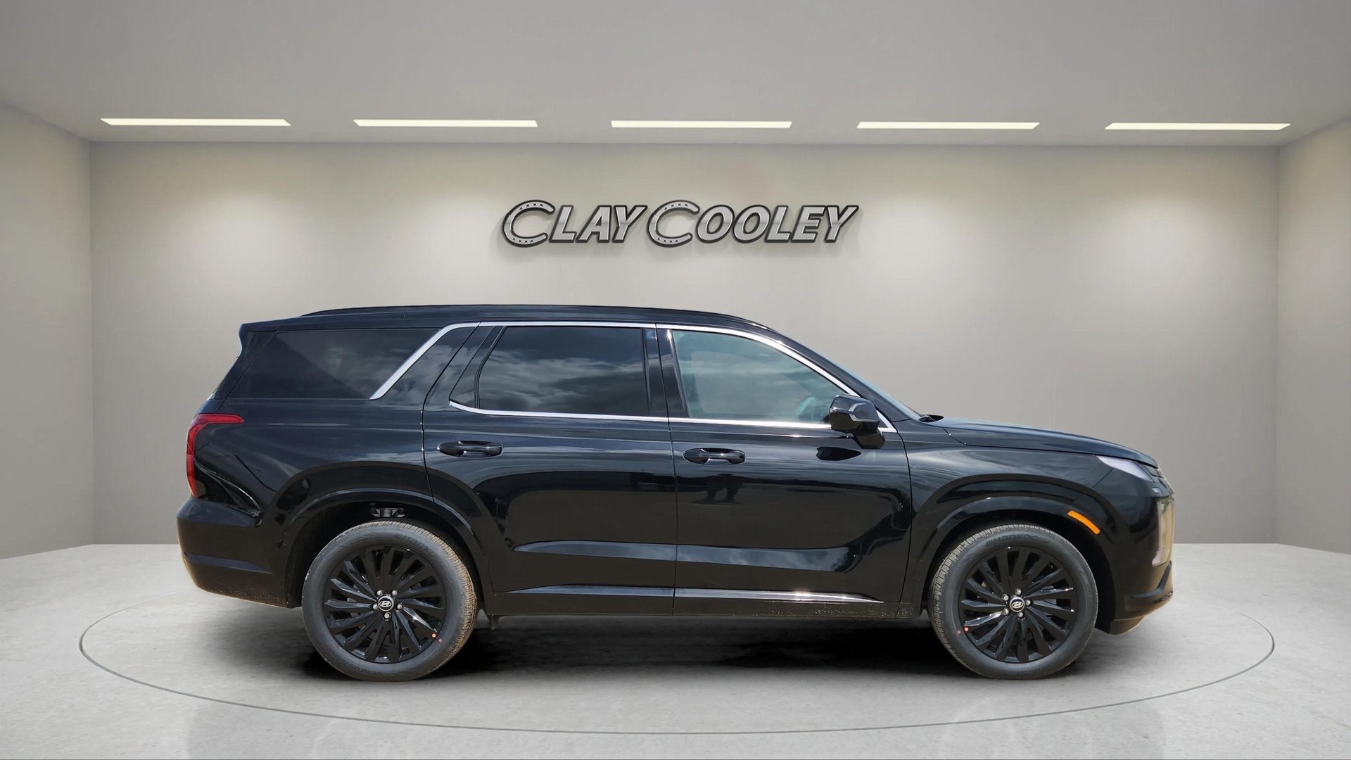 Vehicle image 4 of 36