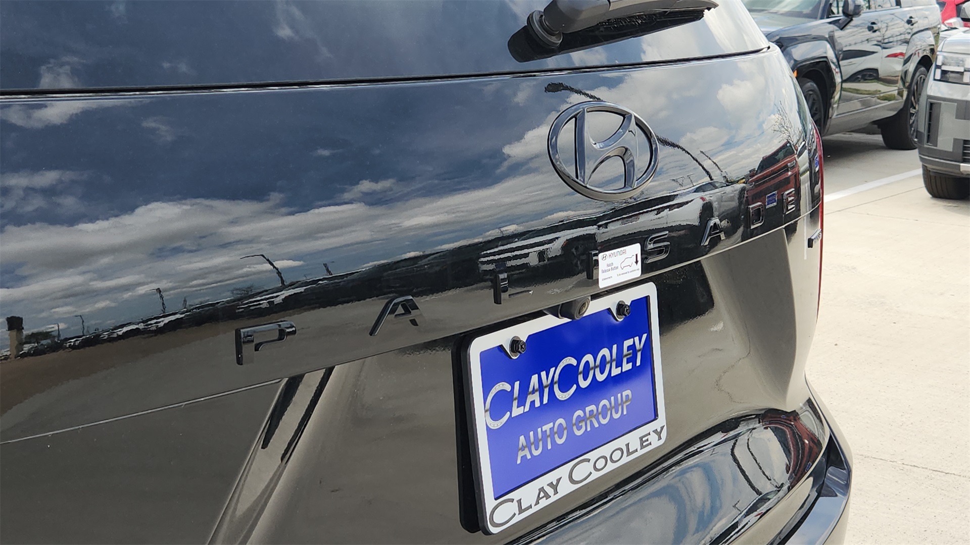 Vehicle image 25 of 29