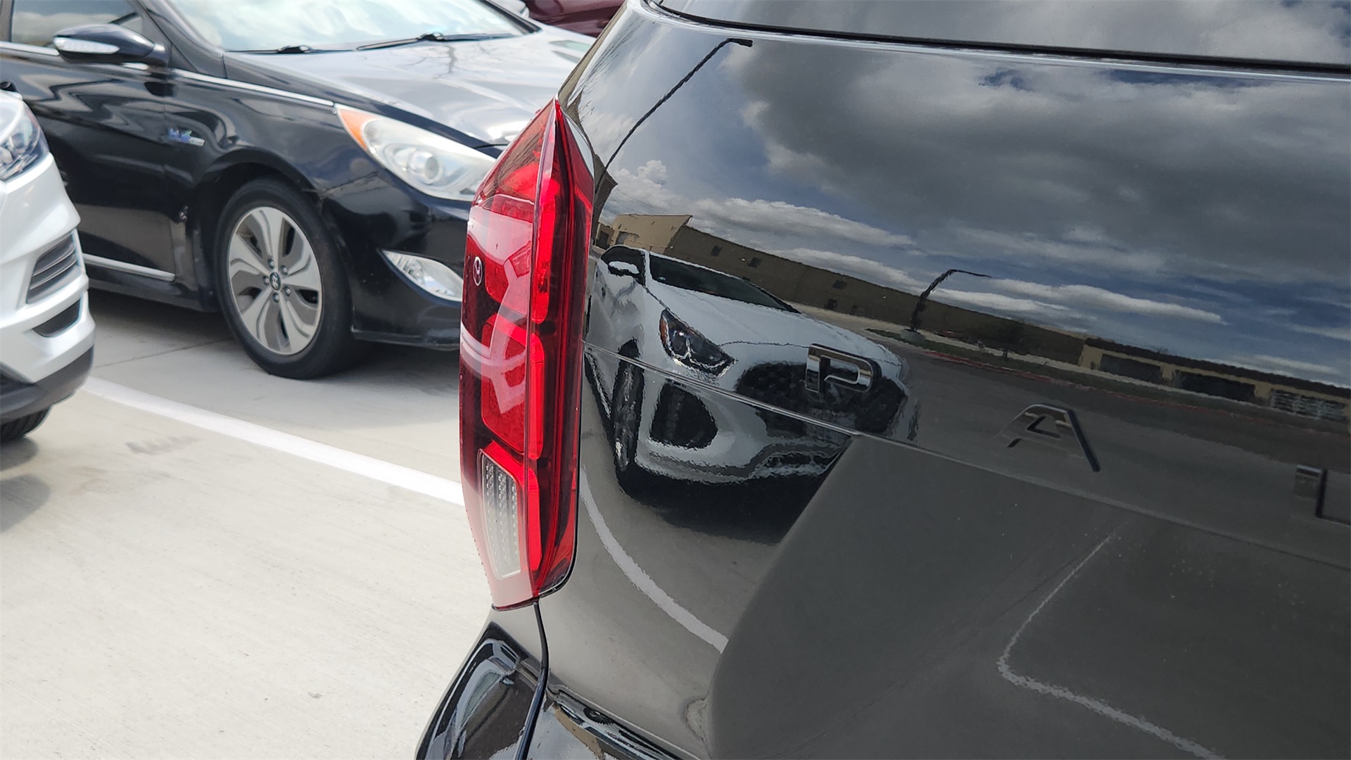 Vehicle image 21 of 29