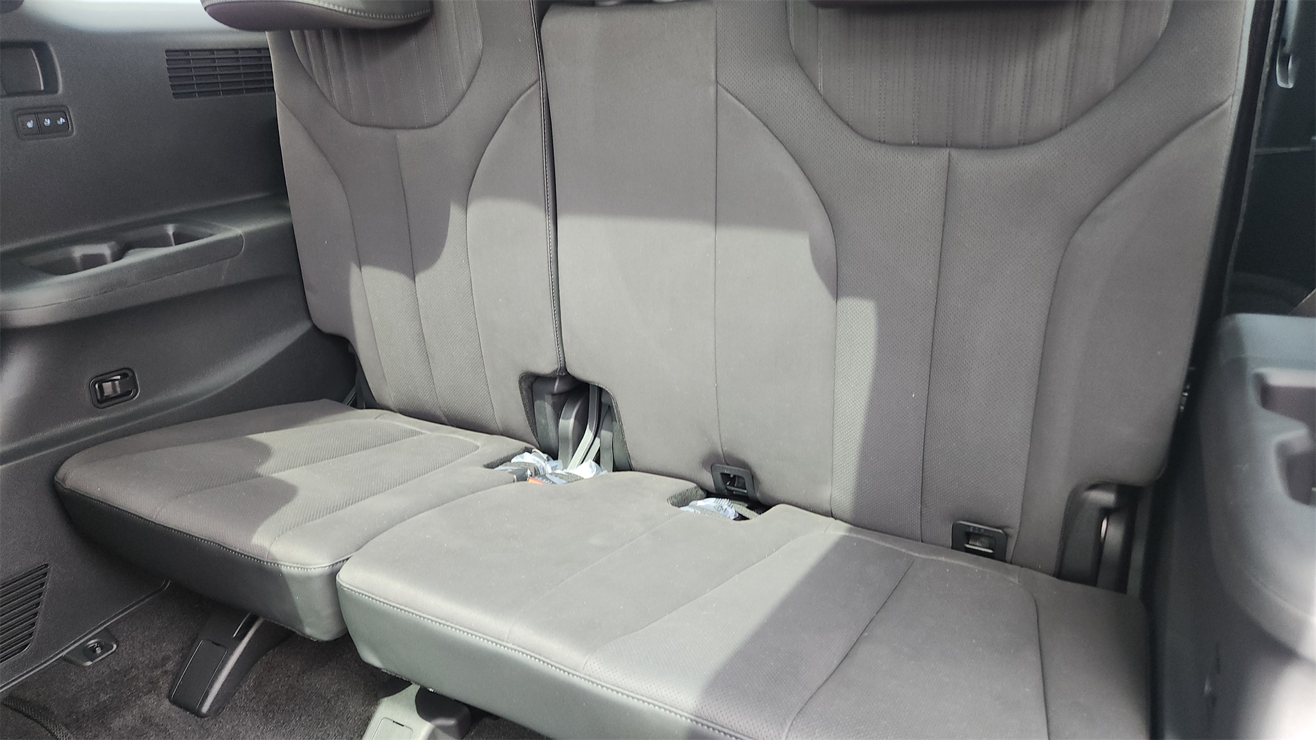 Vehicle image 28 of 29