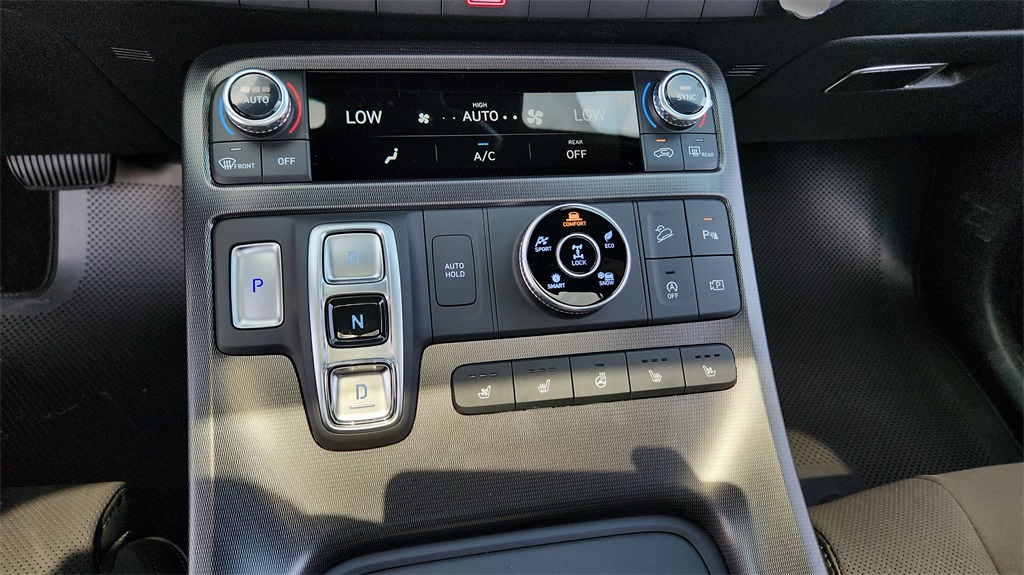 Vehicle image 22 of 26