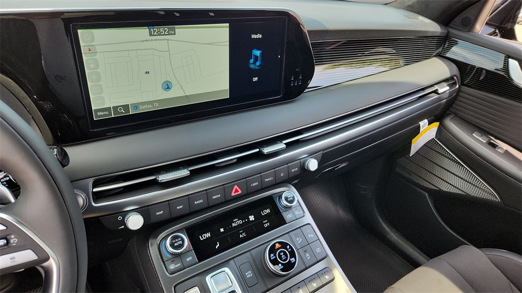 Vehicle image 19 of 26