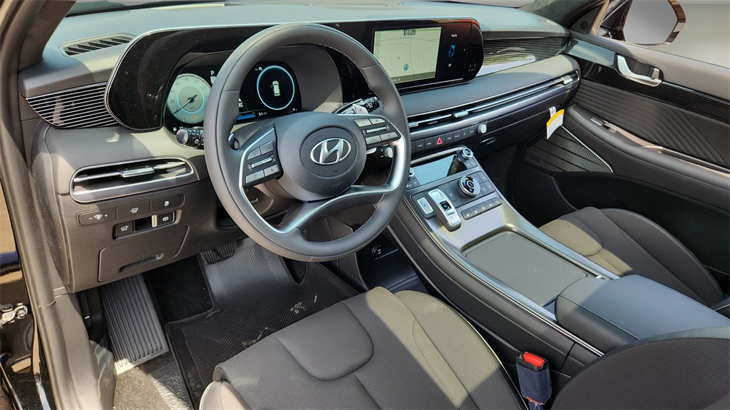 Vehicle image 9 of 26