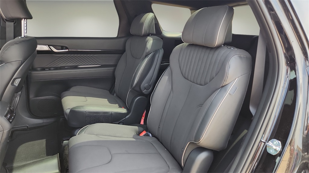Vehicle image 25 of 26