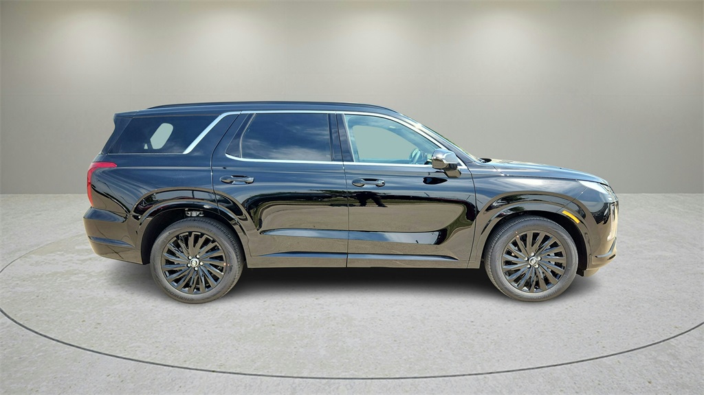 Vehicle image 4 of 26