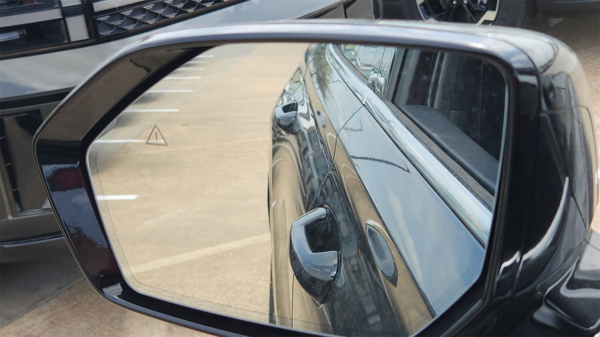 Vehicle image 13 of 28