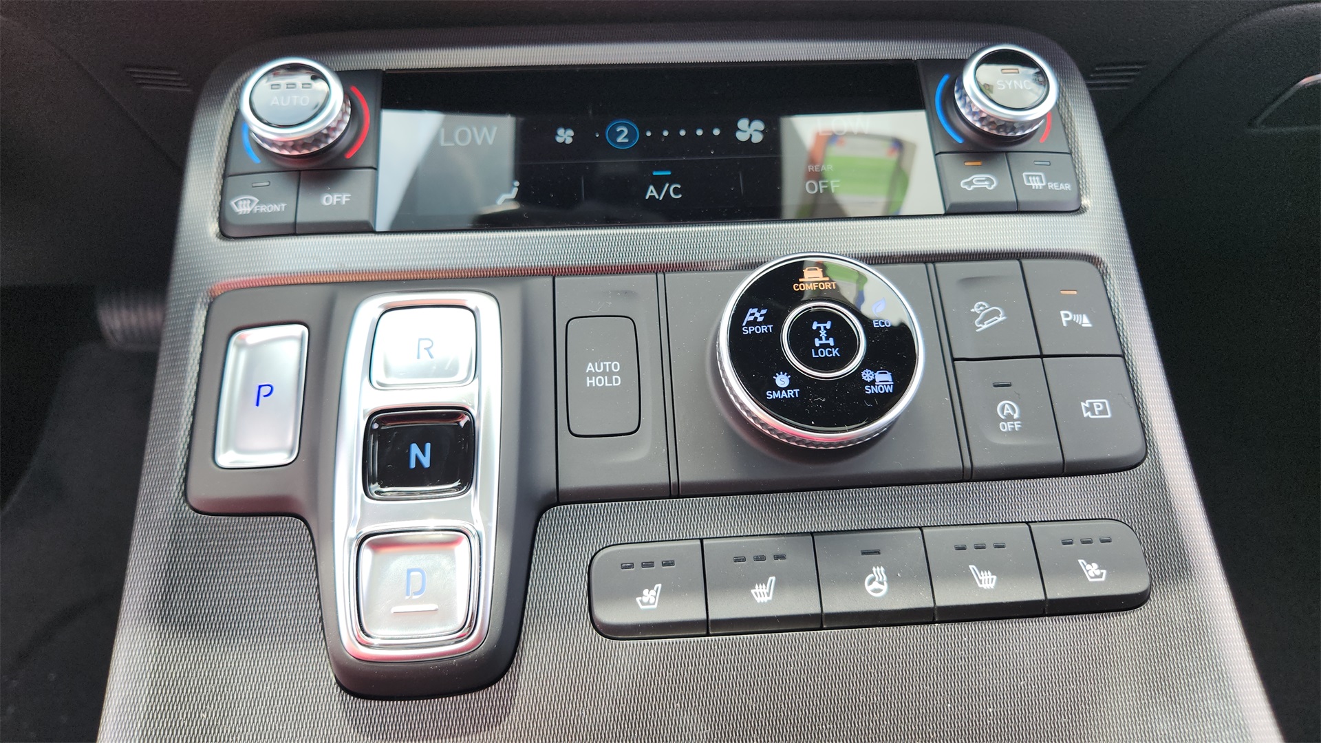 Vehicle image 17 of 28