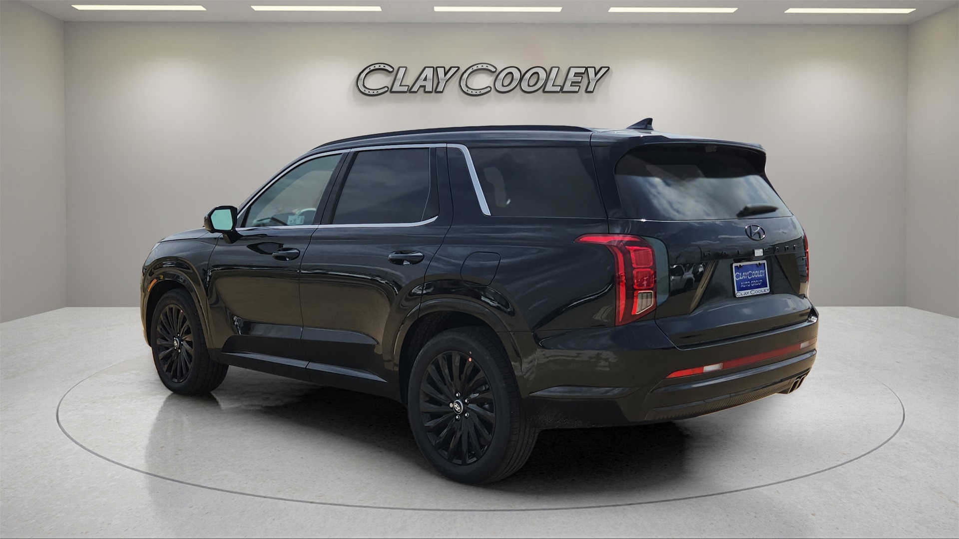 Vehicle image 7 of 28