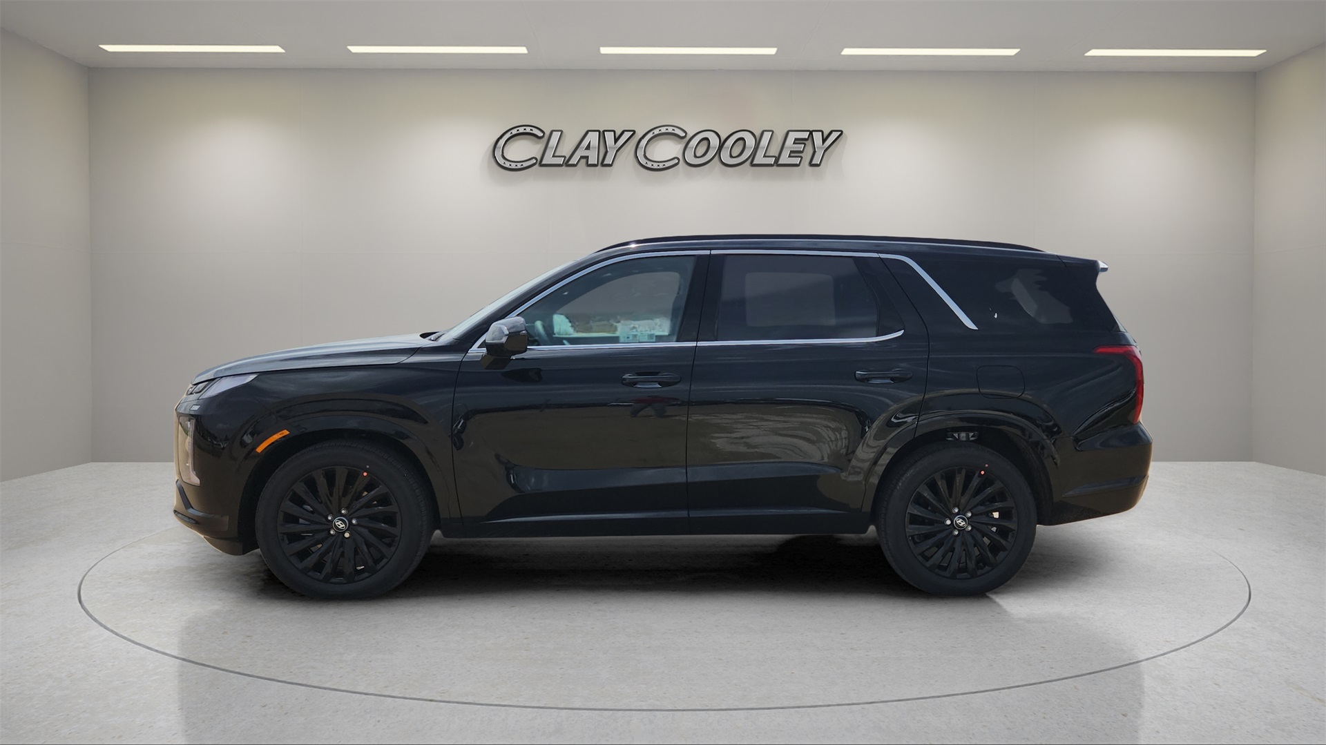 Vehicle image 8 of 28