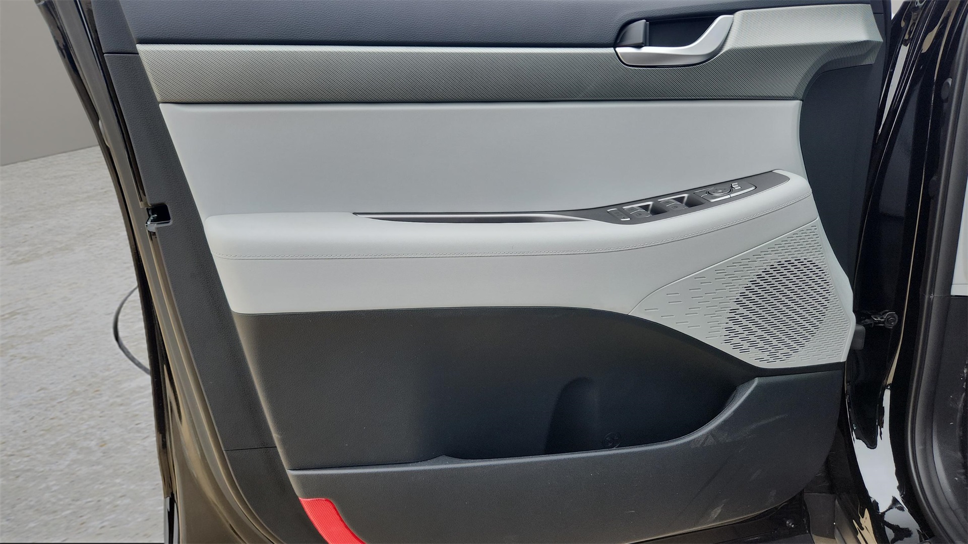 Vehicle image 19 of 22