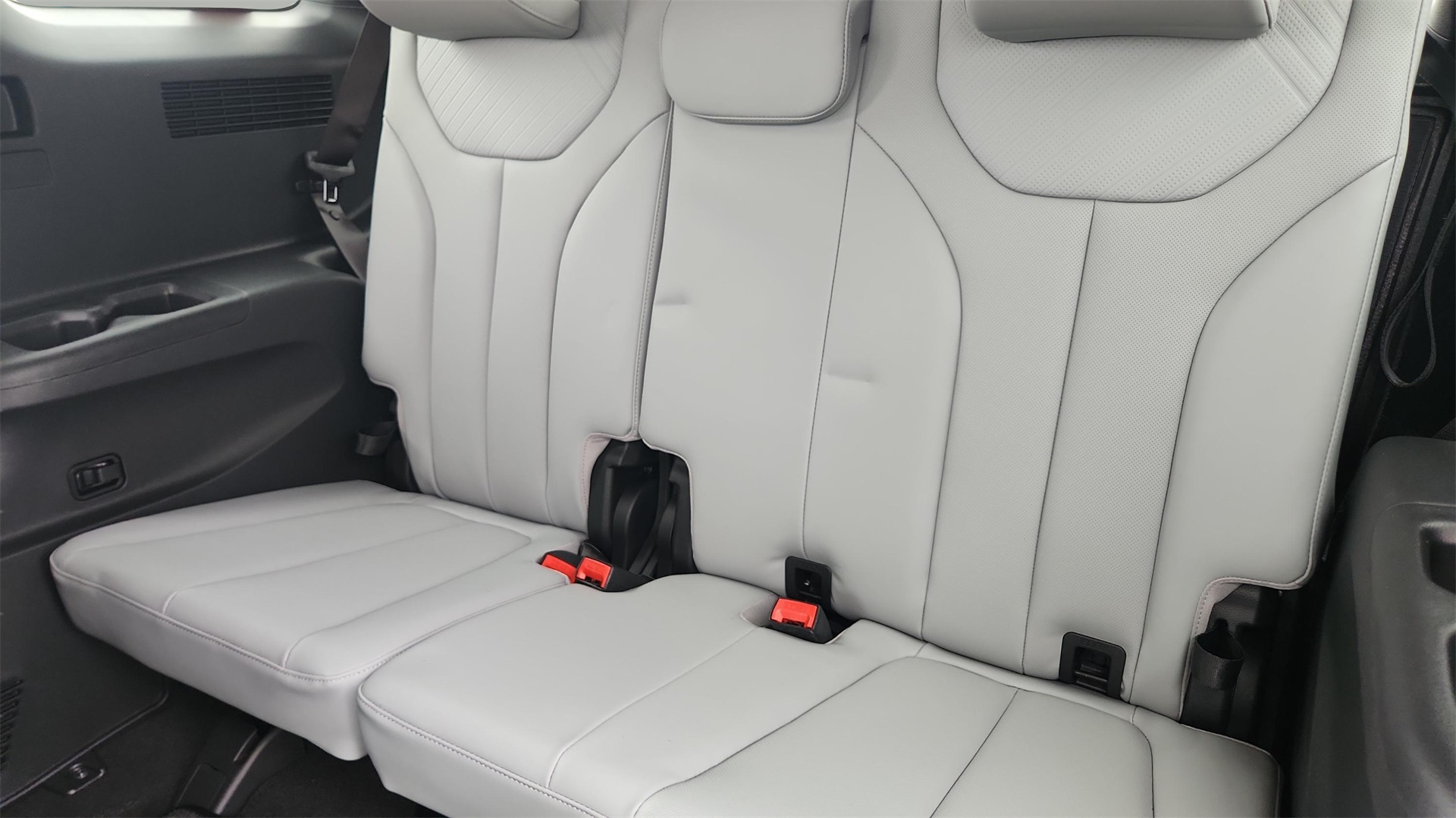 Vehicle image 21 of 22