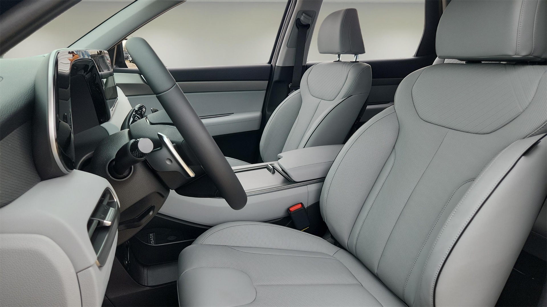 Vehicle image 10 of 22