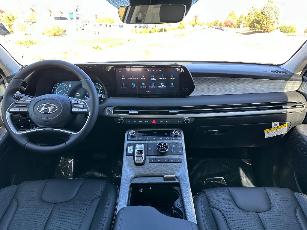 Vehicle image 11 of 25