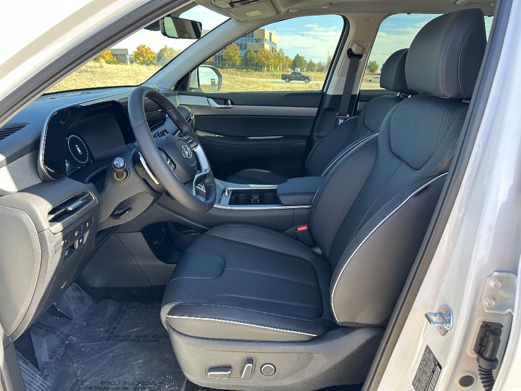 Vehicle image 20 of 25