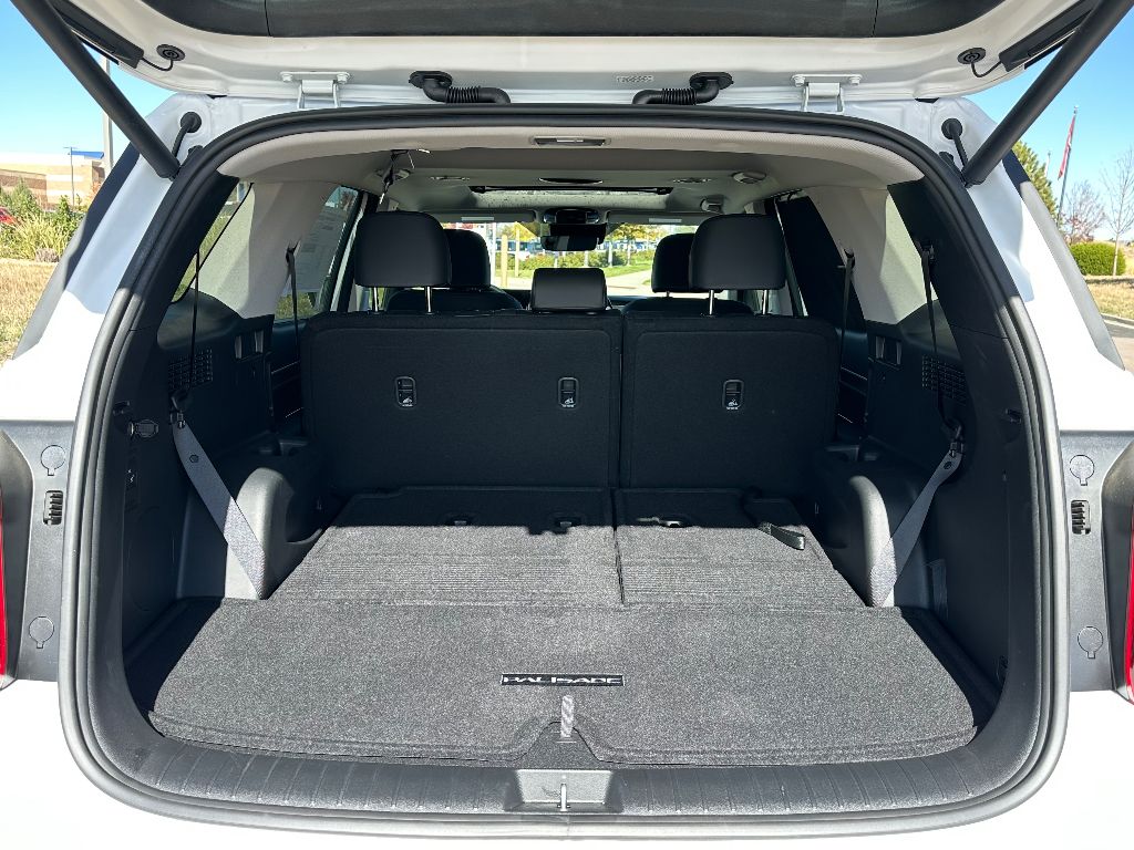 Vehicle image 8 of 25