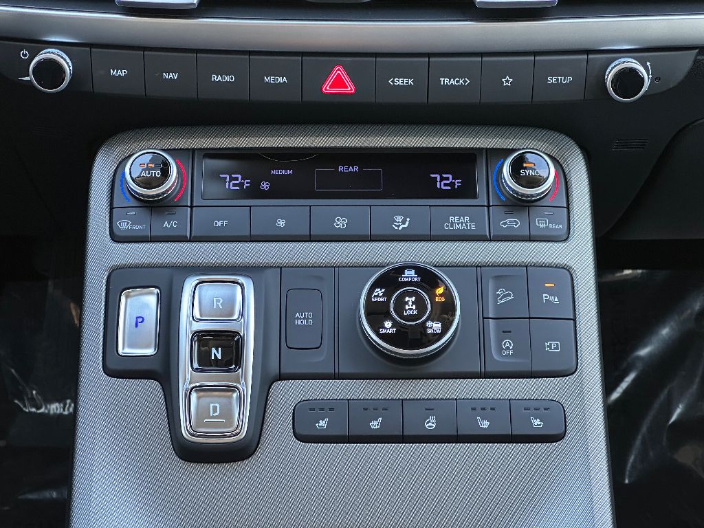 Vehicle image 14 of 25