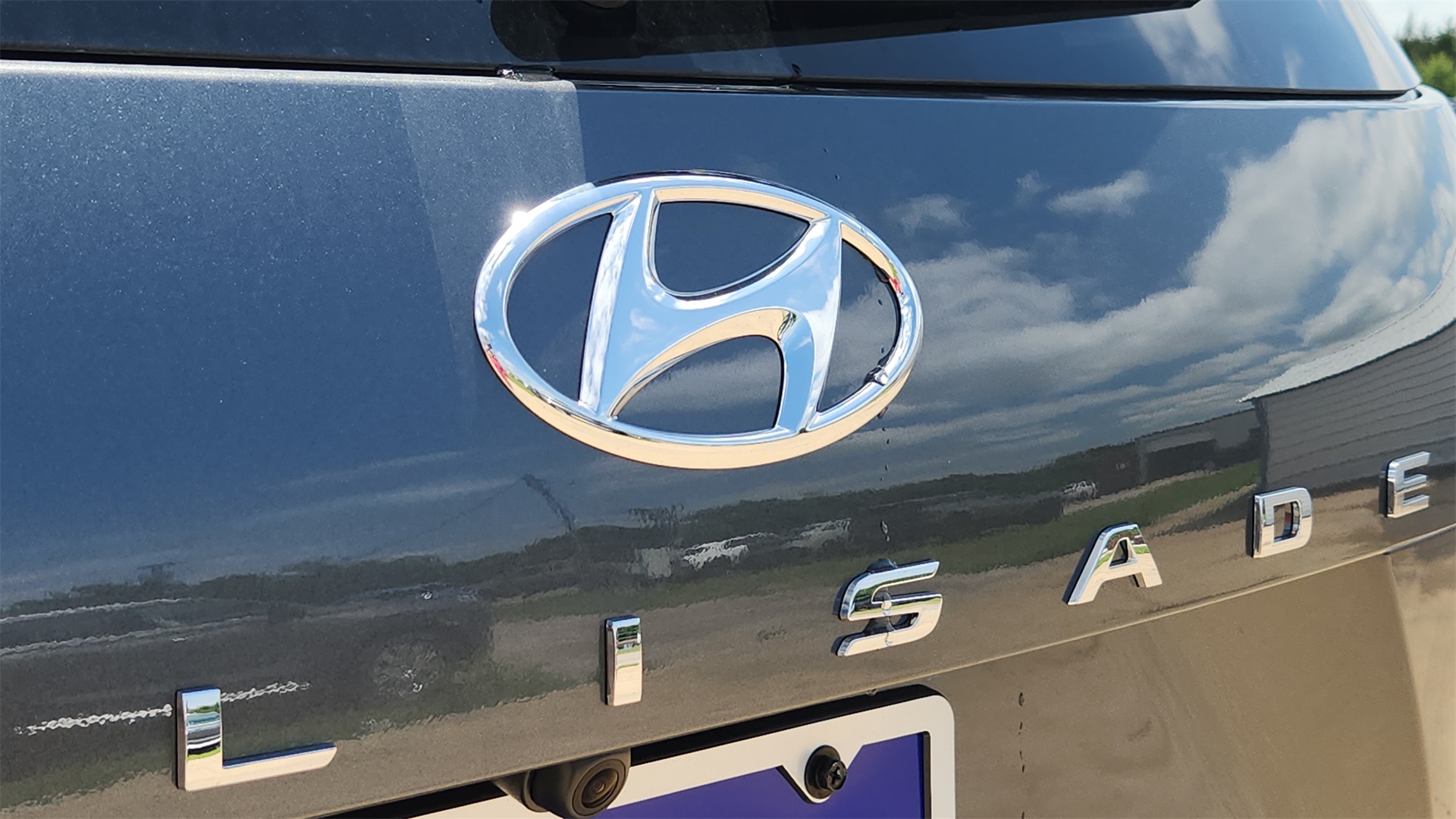 Vehicle image 24 of 31