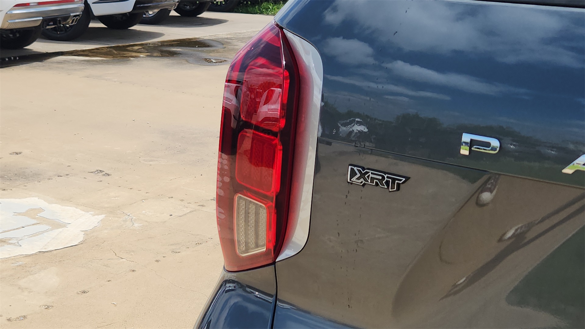 Vehicle image 22 of 31