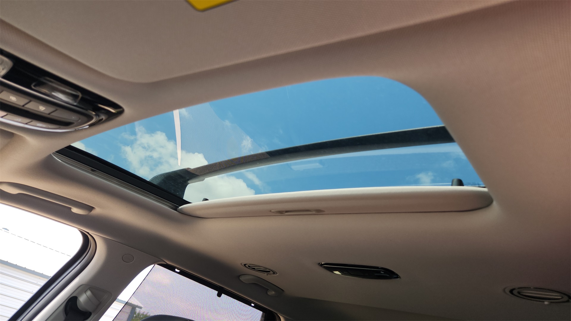 Vehicle image 12 of 31