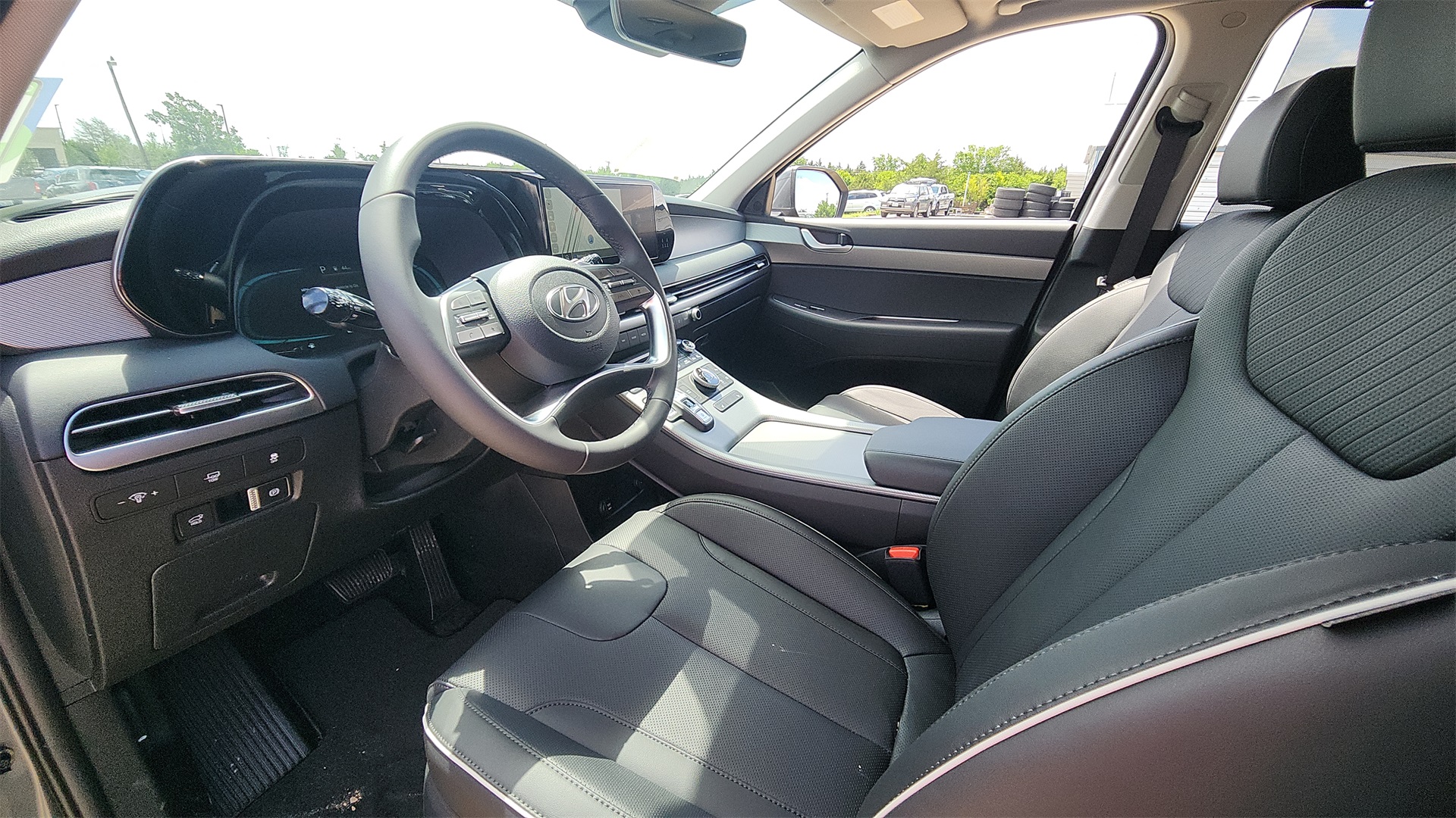 Vehicle image 9 of 31