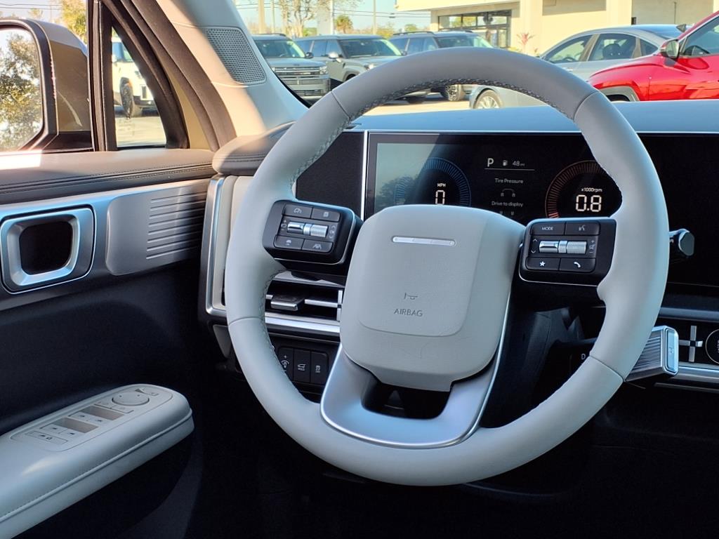 Vehicle image 16 of 39