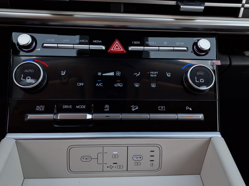 Vehicle image 21 of 39
