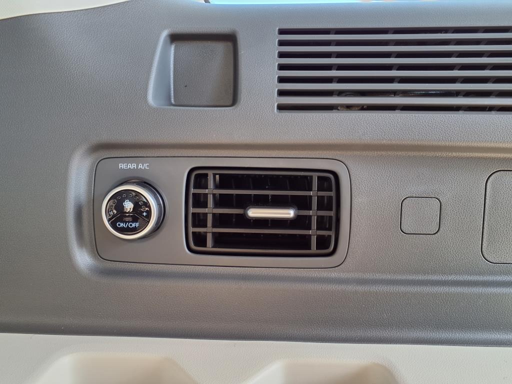 Vehicle image 32 of 39