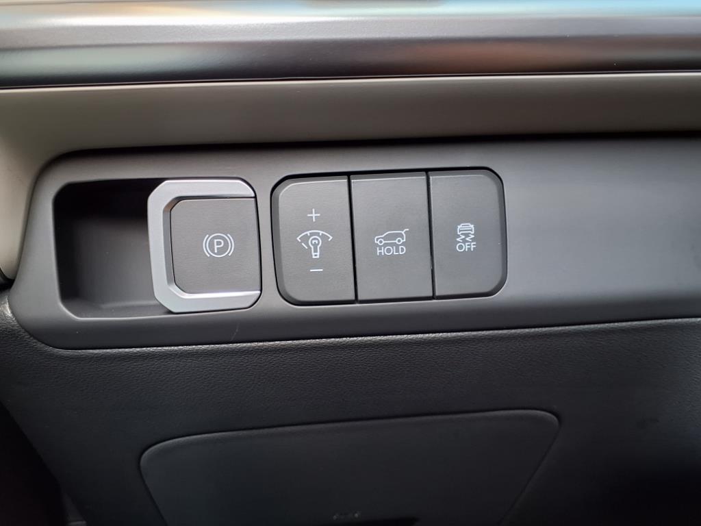 Vehicle image 26 of 39