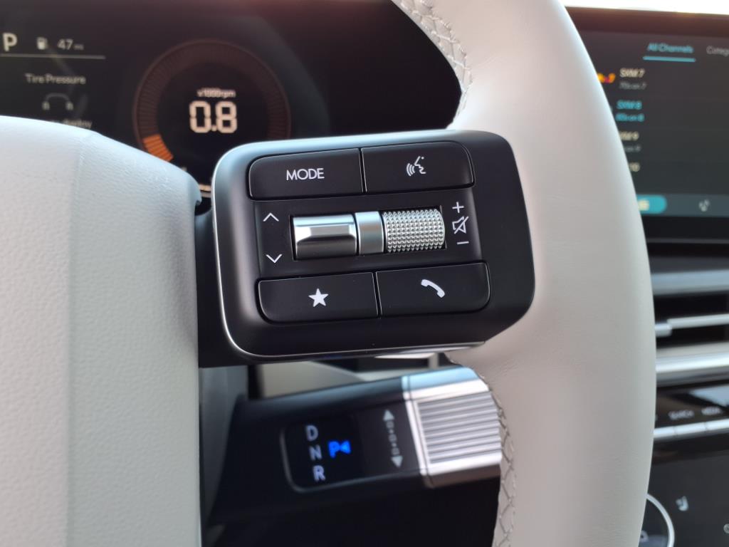 Vehicle image 24 of 39