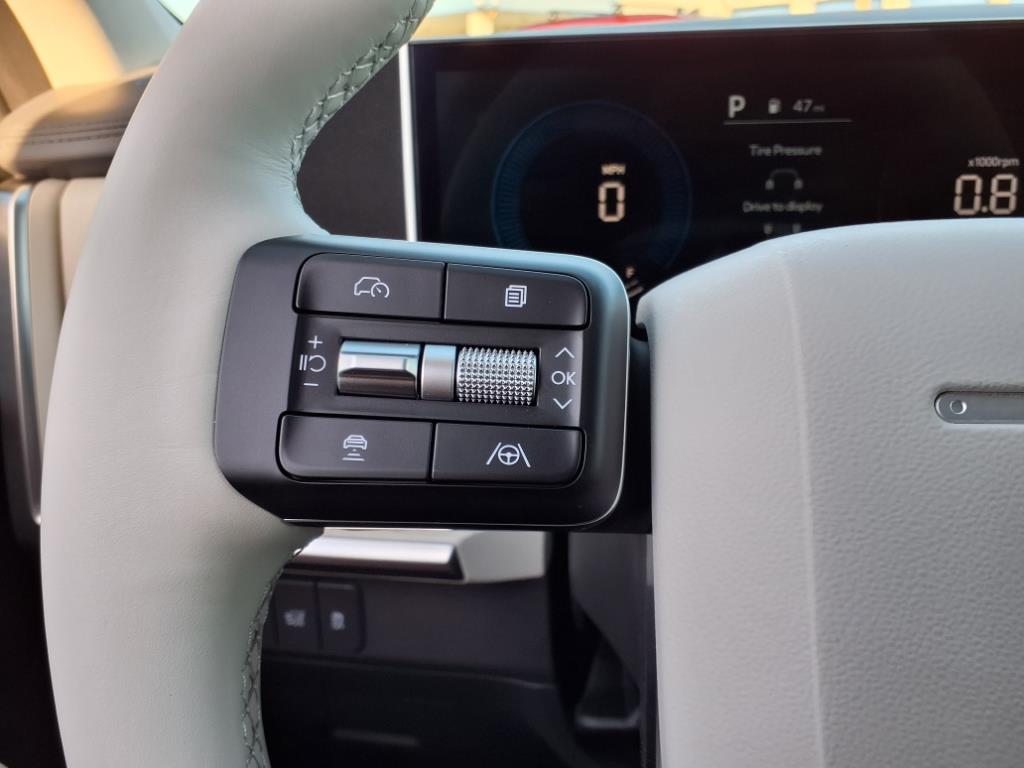 Vehicle image 25 of 39