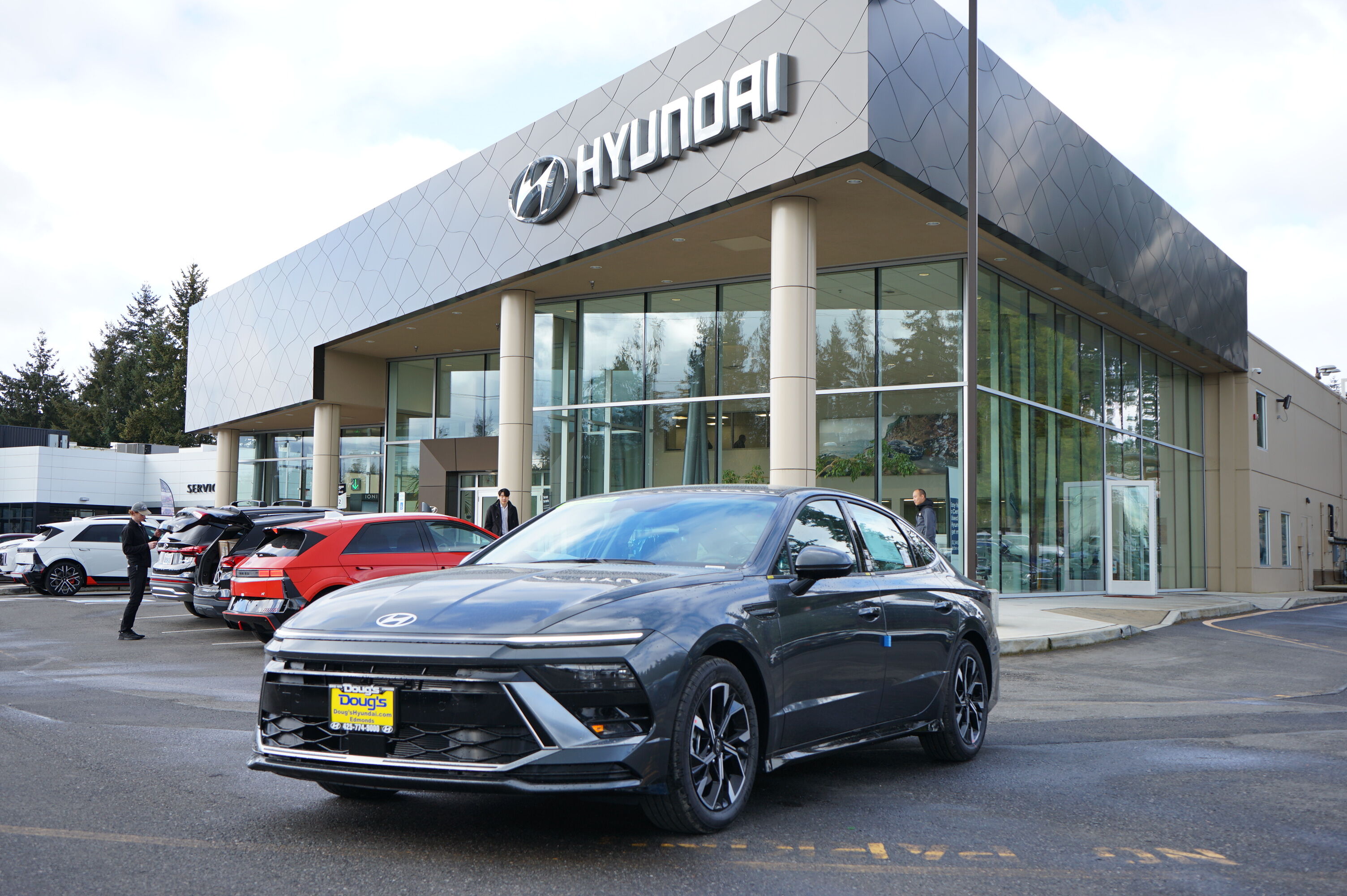 2025 Hyundai Sonata SEL Image 2 of 23