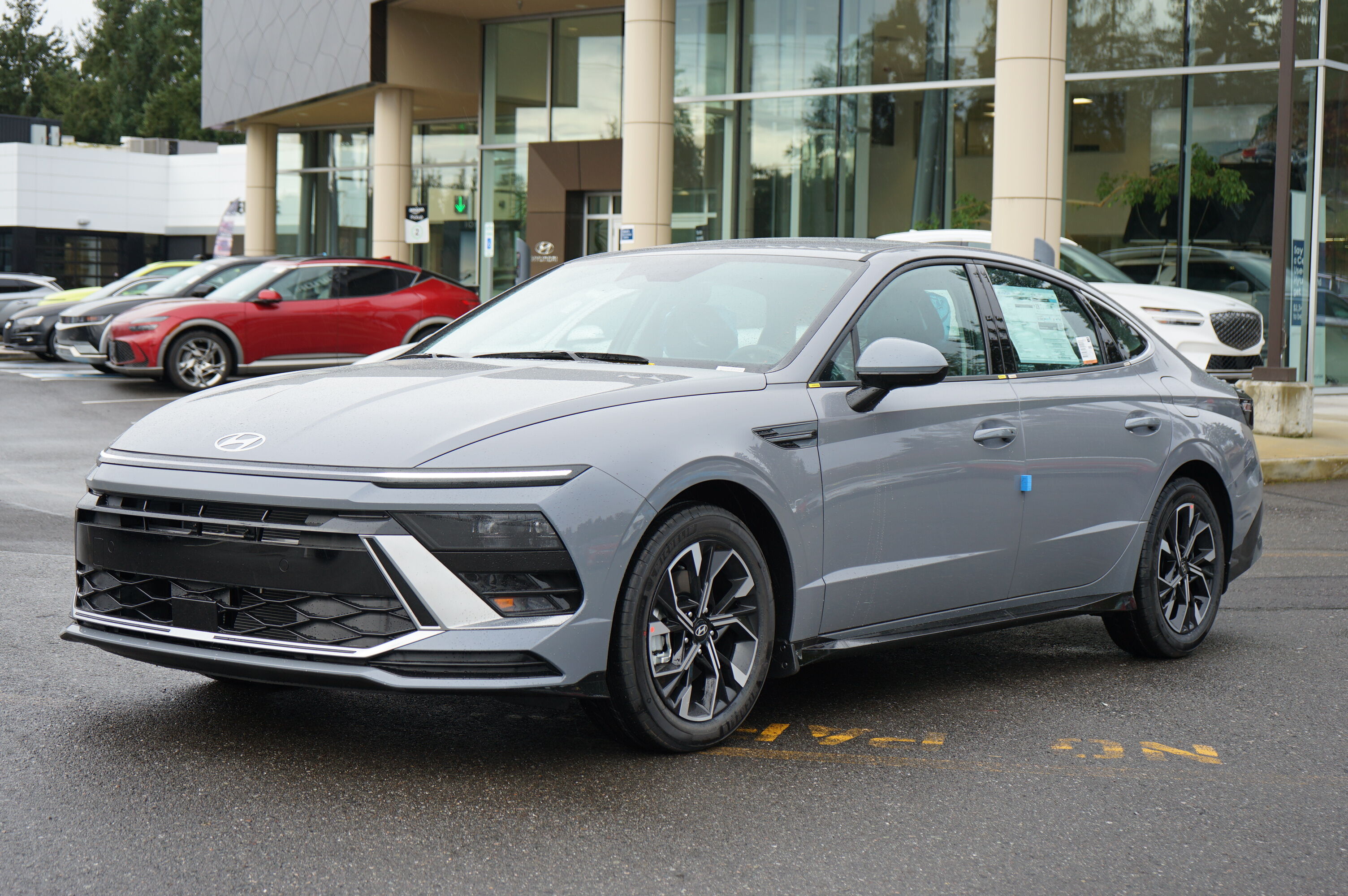 2025 Hyundai Sonata SEL Image 2 of 22