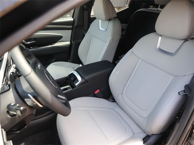 Vehicle image 8 of 22