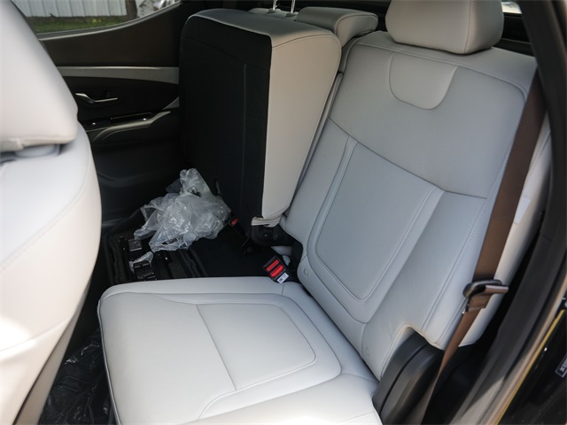 Vehicle image 9 of 22