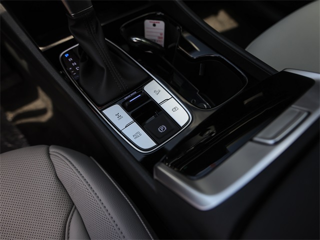 Vehicle image 19 of 22