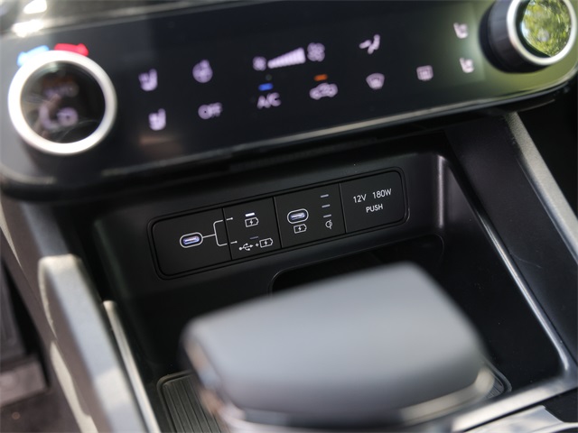 Vehicle image 21 of 22