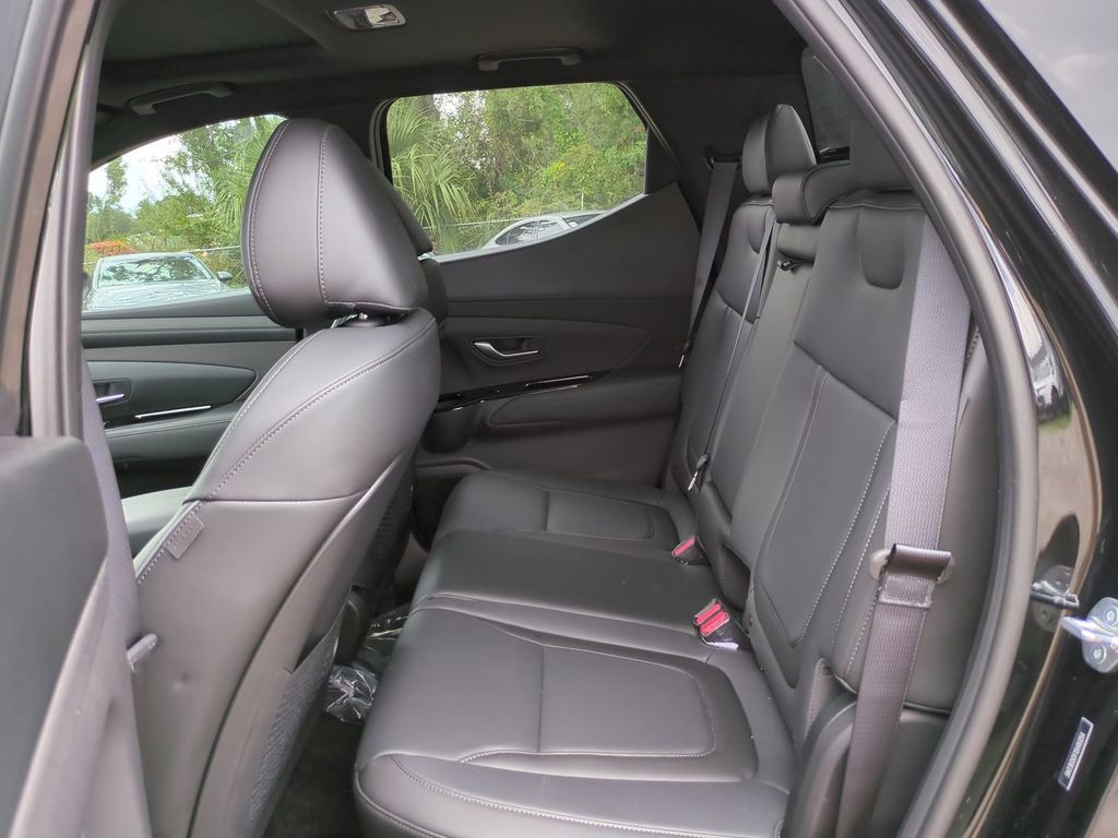 2025 Hyundai Santa Cruz Limited Image 11 of 30