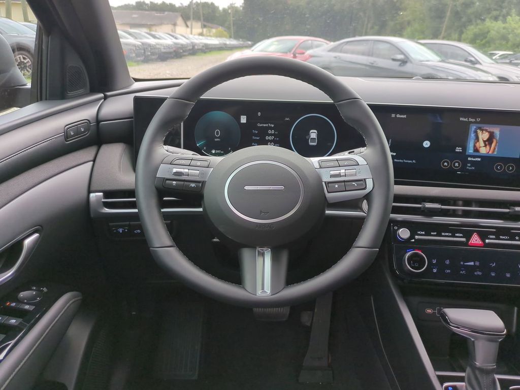 2025 Hyundai Santa Cruz Limited Image 13 of 30